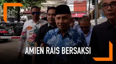 Ketua Dewan Kehormatan Partai Amanat Nasional, Amien Rais datangi sidang kasus Ratna Sarumpaet hari Kamis (4/4). Amien Rais tak berkomentar banyak saat ditanya awak media di PN Jakarta Selatan.