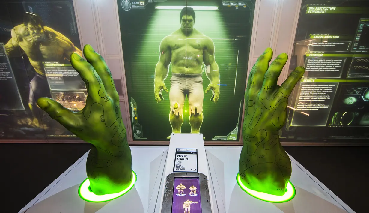 Bio-Lab Dr. Bruce Banner terlihat di pameran Marvel Avengers S.T.A.T.I.O.N. dalam pratinjau media di Pusat Perbelanjaan Yorkdale, Toronto, Kanada, 19 November 2020. Pameran tersebut menampilkan para pahlawan super Marvel Cinematic Universe. (Xinhua/Zou Zheng)