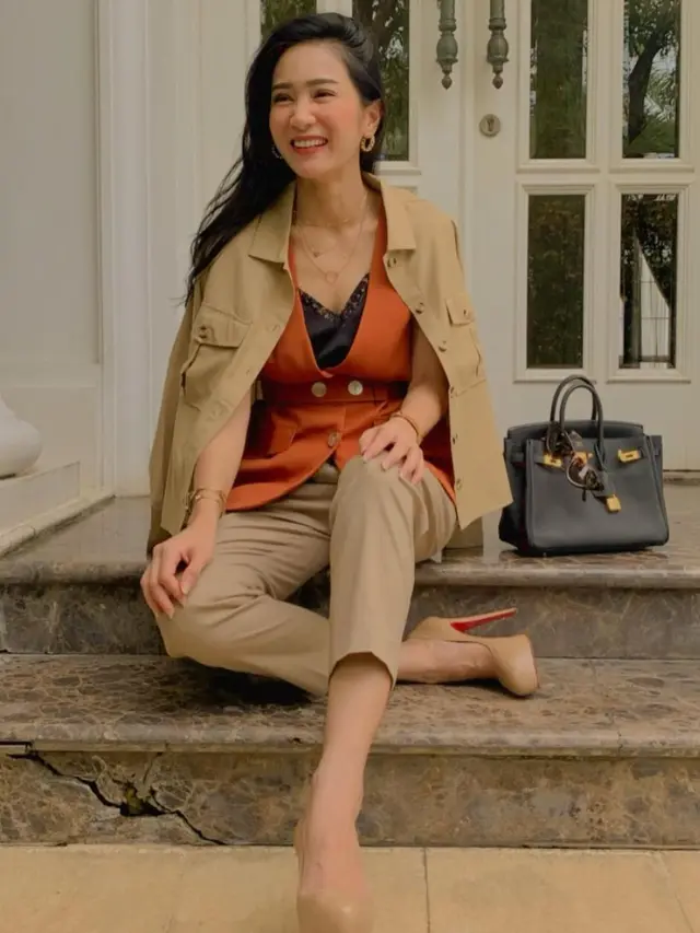 [Fimela] Bunga Zainal