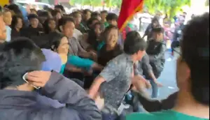 Demo BBM Ricuh, Staf Ketua DPRD Sulsel Adu Jotos dengan Demonstran
