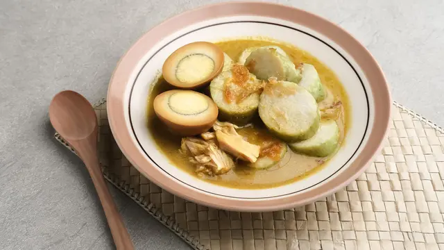 Trik Membuat Lontong Lebaran Tahan Lama, Biar Nggak Gampang Berair dan Basi!