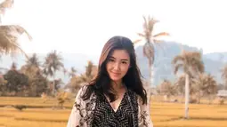 Karen Vendela ialah putri dari konglomerat sekaligus fotografer terkenal, Hartono Hosea. (Liputan6.com/IG/karbearv)