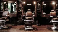 Ingin potong rambut di barbershop, pria transgender ini ditolak karena dianggap sebagai wanita. Foto: Modernmixvancouver.com.