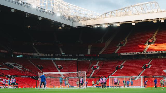 FC Twente unggah penampakan kandang Manchester United, Old Trafford.