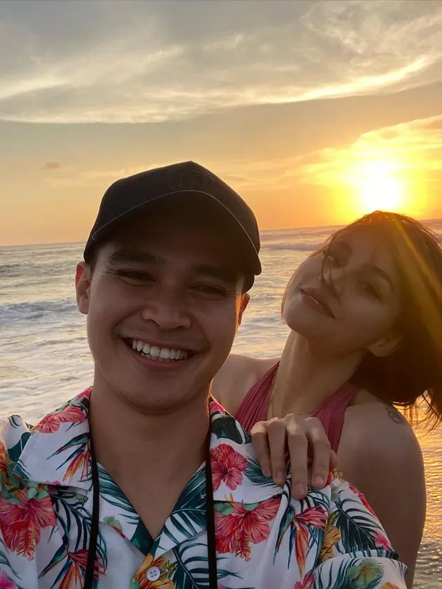 6 Potret DJ Katty Butterfly dan Aiman Ricky saat Liburan Bersama, Curi Perhatian