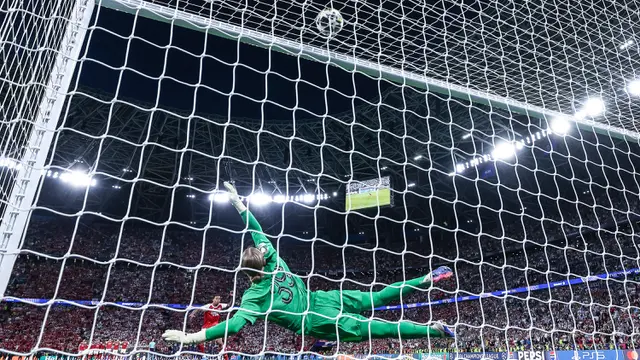 Foto: Momen Tendangan Penalti Gabriel Melambung Tinggi, Arsenal Gagal Juara Liga Champions