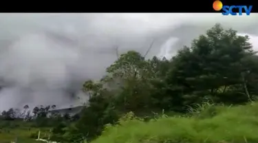 BPBD Banjarnegara menghimbau agar warga tidak melakukan aktifitas sejauh 200 meter dari bibir kawah.