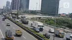 Kendaraan melintasi ruas jalan tol di Jakarta, Kamis (9/7/2020). Menteri Lingkungan Hidup dan Kehutanan, Siti Nurbaya, mengungkapkan pemerintah berencana menarik cukai emisi kendaraan bermotor. (Liputan6.com/Immanuel Antonius)