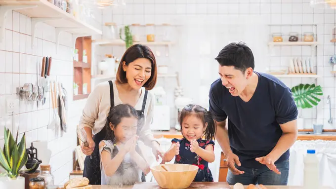 5 Cara Hidupkan Momen Menyenangkan Bersama Keluarga saat di Rumah