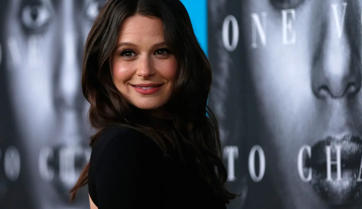 Artis Katie Lowes dalam premiere serial tv terbaru " Confirmation" di Los Angeles , California pada tanggal 31 Maret 2016. (REUTERS / Mario Anzuoni)