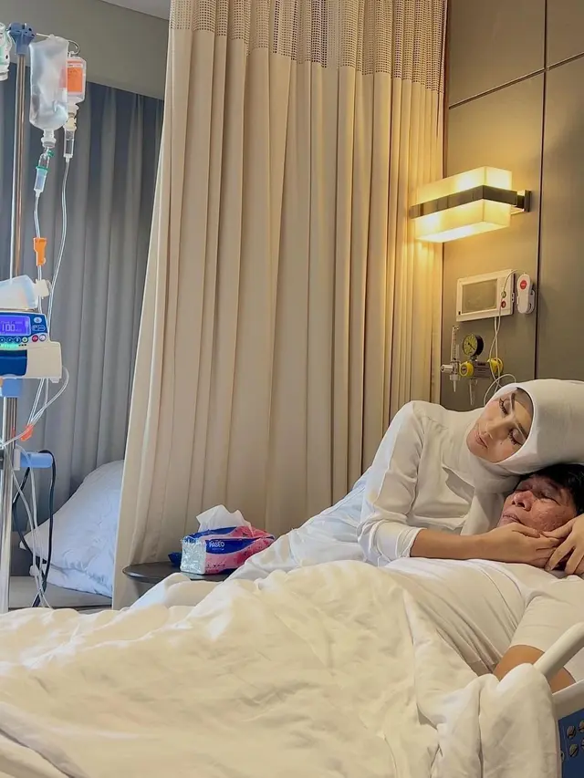 Kemesraan Parto dan Istri Usai Operasi