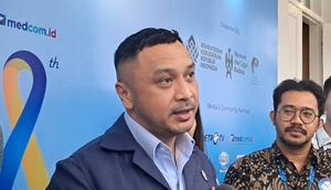 Wakil Menteri Kebudayaan RI, Giring Ganesha berpendapat musik AI belum bisa menandingi karya manusia dalam acara AiDEA Weeks di Galeri Nasional Indonesia, Jakarta. (Liputan6.com/Nariza Riskantia Haya).