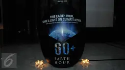 Sheraton Grand Jakarta Gandaria City Hotel ikut berpartisipasi dalam kampanye penghematan energi Earth Hour 2017, Sabtu (25/3). Hal ini bentuk kepedulian Sheraton Grand Jakarta terhadap lingkungan. (Liputan6.com/Yoppy Renato)