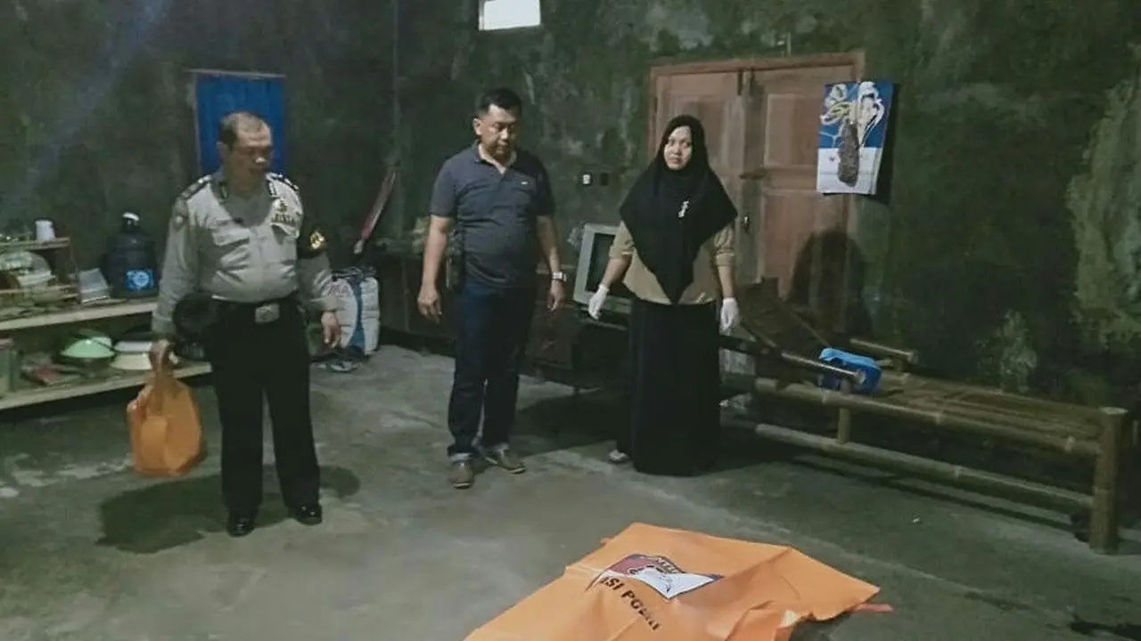 Jenazah korban pembunuhan di Desa Balorejo Kecamatan Bonorowo Kebumen. (Foto: Liputan6.com/Polres Kebumen untuk Muhamad Ridlo)