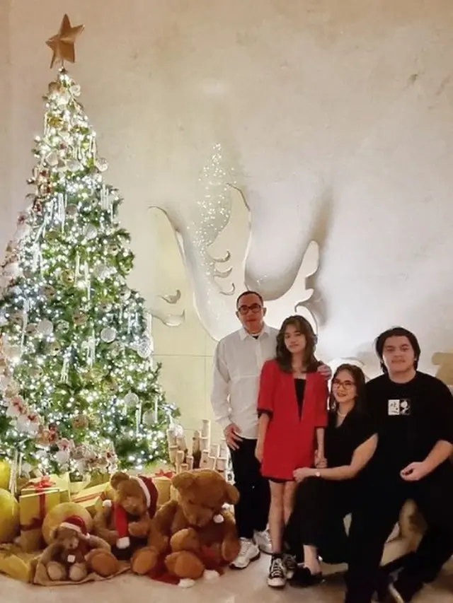 Momen 10 Artis Rayakan Natal dengan Keluarga, Penuh Kehangatan