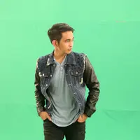 Grup band Lyla tengah dalam proses produksi video klip lagu berjudul ‘Turis’. Lagu ini merupakan single kedua dari album kelima Lyla, 'Ga Romantis' (2015). (Nurwahyunan/Bintang.com)