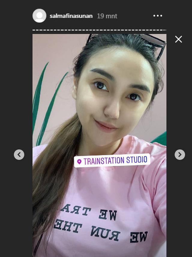 Salmafina lepas hijab (Instagram)