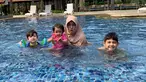 Setelah kabar Risty Tagor menikah untuk ketiga kalinya, Risty sendiri memang jarang terlihat dilayar kaca. Meski begitu, Risty sendiri cukup sering menghabiskan waktu bersama ketiga anaknya. (Liputan6.com/IG/@ristytagor)