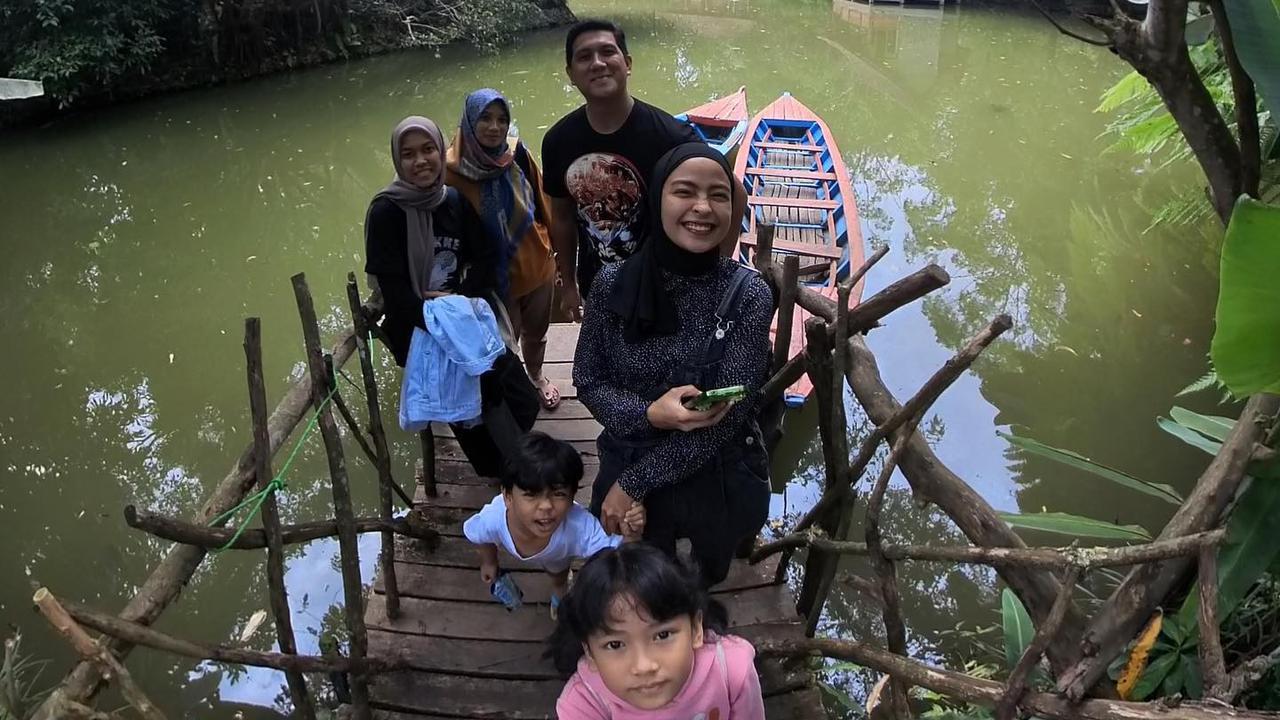 Tantri Kotak Foto Bareng ART dan Sebut Pekerjaannya Mulia, Jadi Balasan Menohok untuk Posan Tobing. (instagram.com/tantrisyalindri)