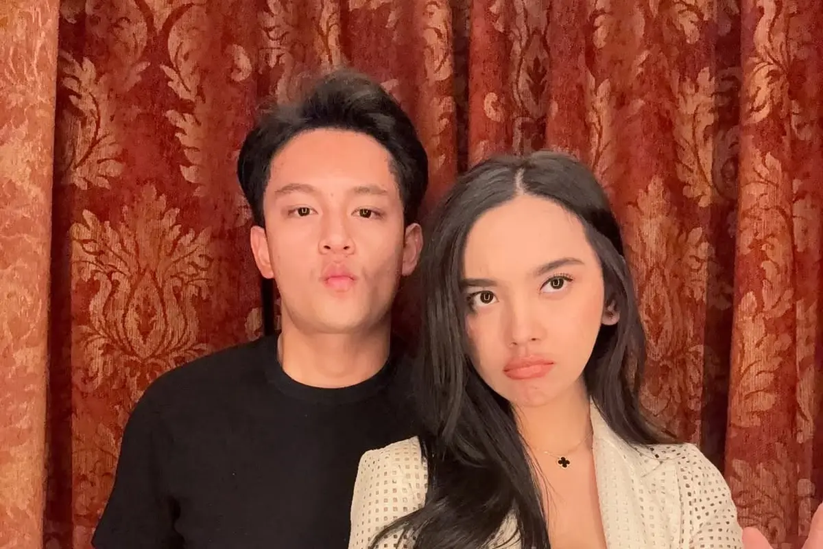 Gaya Couple Randy Martin dan Lyodra Ginting di Photobooth, Kompak tapi Tetap Punya Karakter Masing-Masing