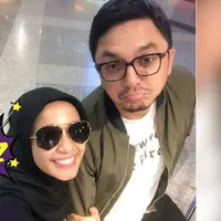 Sebagai pasangan suami-istri, Engku Emran mempunyai kewajiban untuk menjaga Bella, termasuk menjaga auratnya.