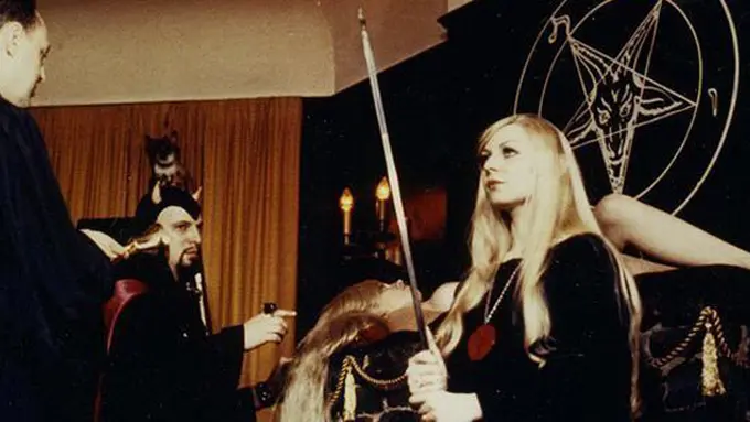 (c) gnosticwarrior.com