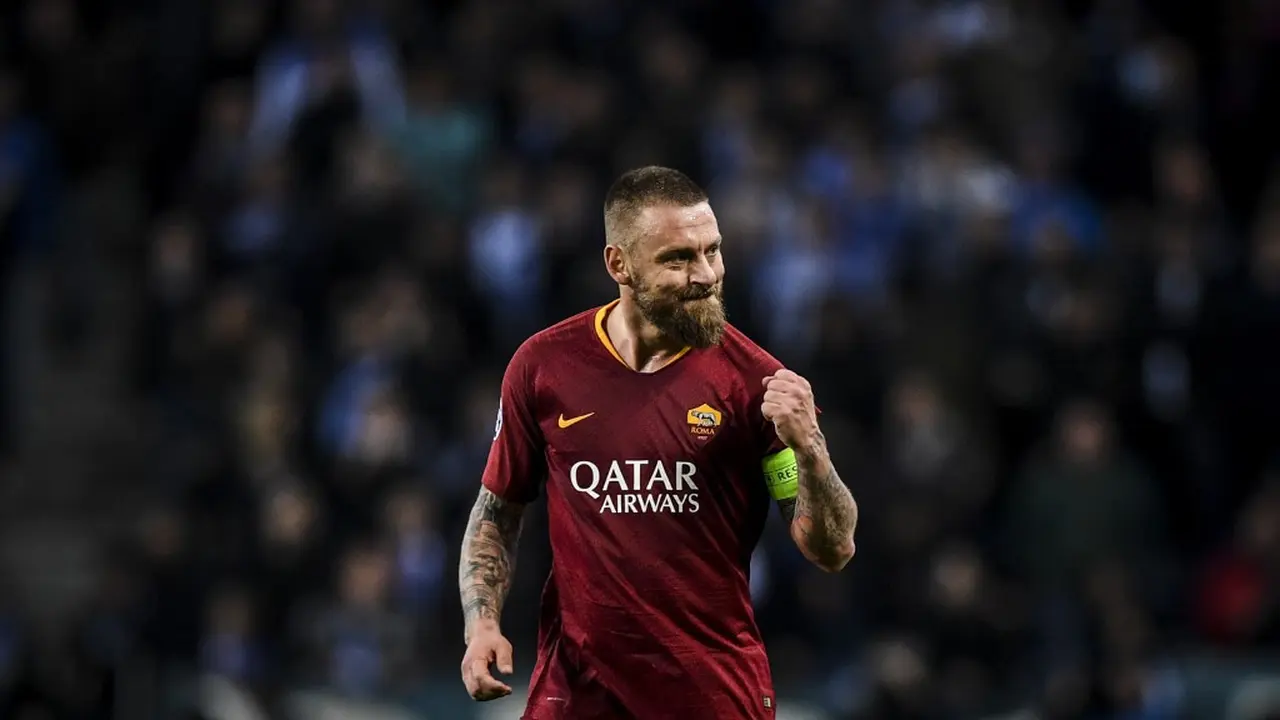 Pesepak Bola yang Pede Tampil Brewokan saat Merumput