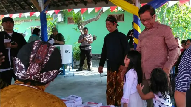 Mahfud MD Coblos Pemilu 2019