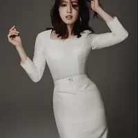 Lihat di sini tampilan stylish Park Shin Hye pasca melahirkan. @justparkshinhye.