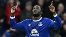 3. Romelu Lukaku (Everton) - Penyerang asal Belgia ini sudah bermain di Premier League sejak tahun 2011. Sempat tiga musim membela Chelsea, musim lalu dirinya bermain untuk Everton dan sukses mencetak 25 gol serta tujuh assist. (AFP/Oli Scarff)
