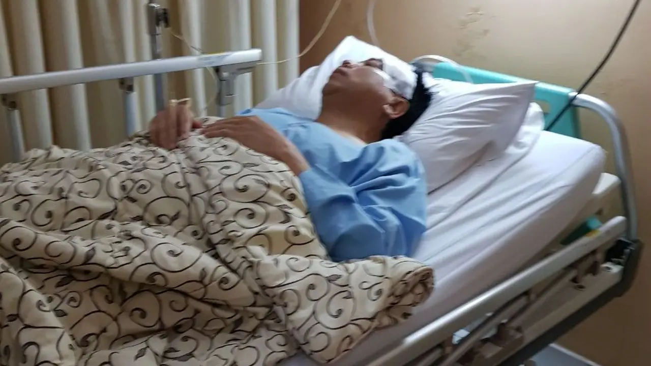 Beredar foto Ketua DPR RI Setya Novanto sedang dirawat di rumah sakit, Kamis (16/11/2017)