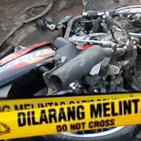 Suami-istri di Serpong jadi korban tabrak lari. Netizen menyebarkan pelat nomor pelakunya yang terjatuh di lokasi.