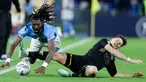 Perebutan gelar juara Serie A musim ini semakin mendebarkan menjelang akhir kompetisi. Hanya tersisa dua pertandingan, dan jarak antara Napoli dan Inter Milan kini hanya satu poin. (Alessandro Garofalo/LaPresse via AP)