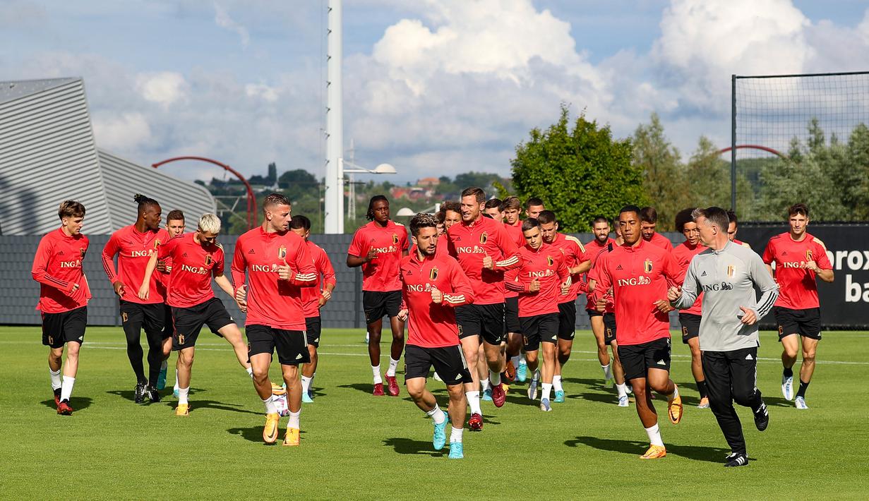 Para pemain timnas Belgia menghadiri sesi latihan menjelang pertandingan UEFA Nations League di Tubize, Selasa (7/6/2022). Belgia akan menjamu Polandia pada matchday 2 Grup 4 UEFA Nations League A 2022/23, Kamis 9 Juni 2022 dini hari WIB di King Baudouin Stadium. (BRUNO FAHY/Belga/AFP)