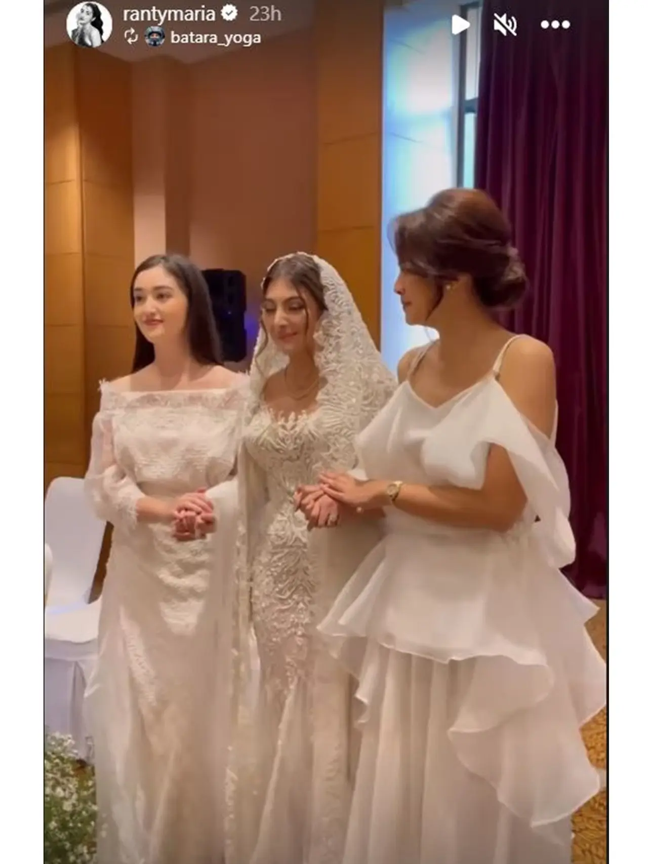 6 Potret Ranty Maria Jadi Bridesmaid di Pernikahan Sarah Keihl, Bareng ...