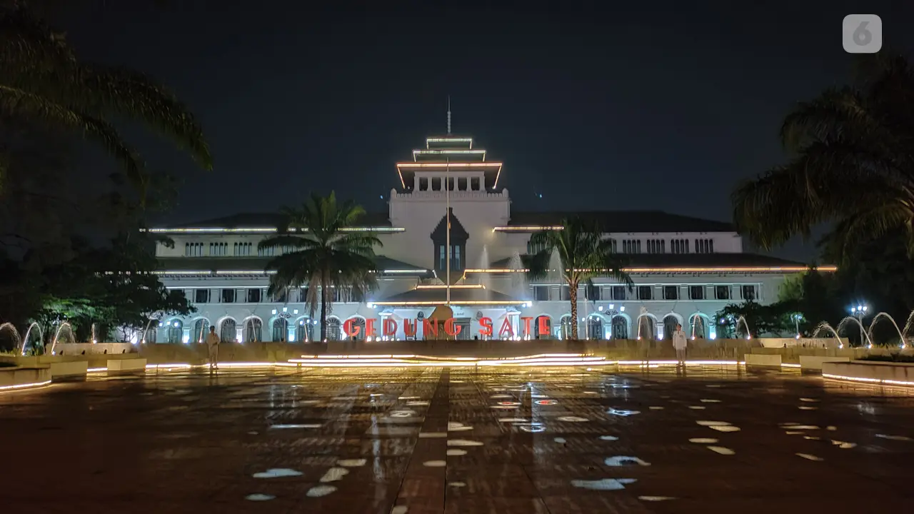 Gedung Sate, salah satu gedung ikonik di Jawa Barat
