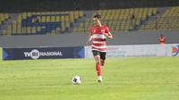 Pemain Madura United, Taufik Hidayat. (Wahyu Pratama/Bola.com)
