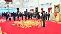 Selain itu, Jokowi juga melantik Nezar Patria sebagai Wakil Menkominfo untuk membantu Budi Arie di Kementerian Komunikasi dan Informatika. Dalam kesempatan yang sama, Jokowi juga melantik sejumlah pejabat yaitu Pahala Nugraha Mansury sebagai Wamen Luar Negeri, Paiman Raharjo sebagai Wamen Desa PDTT, Rosan Perkasa Roeslani sebagai Wamen BUMN, serta Saiful Rahmat sebagai Wamen Agama. (Biro Pers Sekretariat Presiden/Agus suparto)