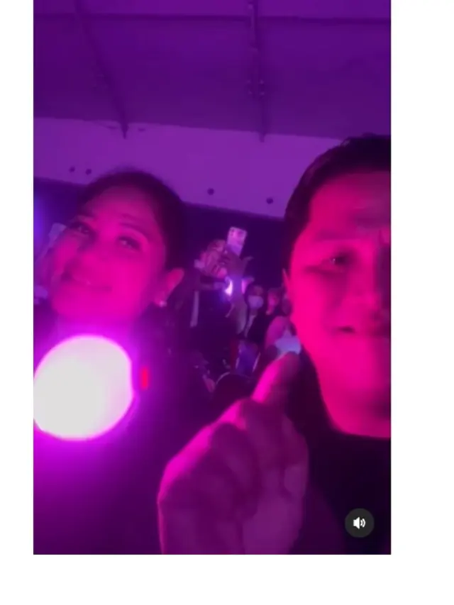 8 Momen Erick Thohir Temani Anak Nonton Konser Suga, Ikut Jadi ARMY