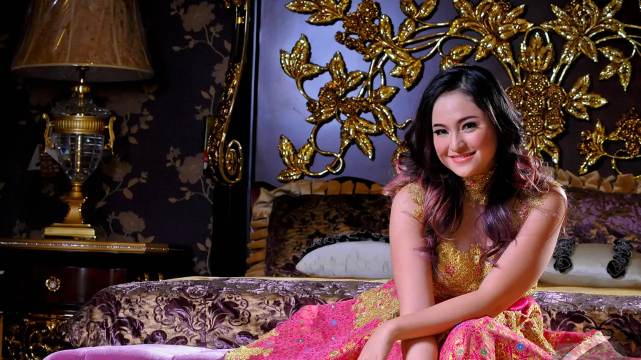 Seksi dan Glamour ala Marshanda