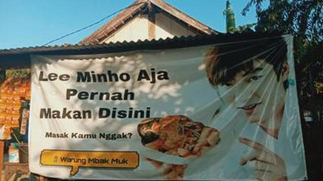 6 Spanduk Jualan Makanan Berkonsep Korea Ini Nyeleneh Banget, Kocak