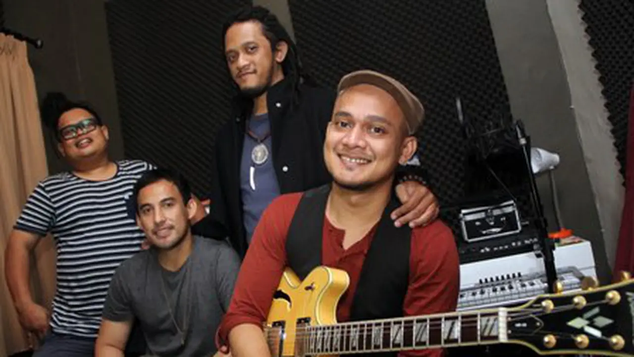 Lintas Genre, FLiM Band Pede Rilis `Hey Gadis`