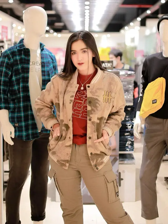 Resmi Tunangan, Ini 6 Potret Irma Barbie Kekasih Kiki The Potters