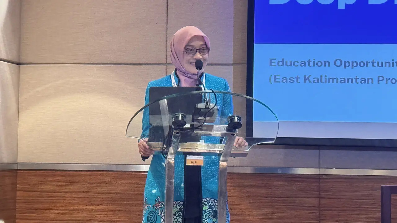Sekretaris Daerah (Sekda), Sri Wahyuni saat menjadi pembicara di NSW International Education Summit 2025, di Hotel Grand Hyatt Jakarta, Kamis (22/5/2025). (Liputan6.com/Fenicia Effendi)