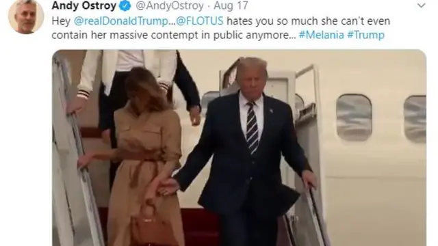 Melania Trump Tolak Digandeng Donald Trump Saat Turun Pesawat?
