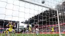 Hal tersebut didapatkan Spurs setelah menang 2-1 di kandang Aston Villa dalam laga pekan ke-35 Liga Inggris di Villa Park, Birmingham, Inggris, Minggu (03/05/2026) waktu setempat. (AFP/Adrian Dennis)