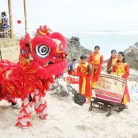 Merayakan Imlek dengan haamparan keindahan Samudra Hindia.