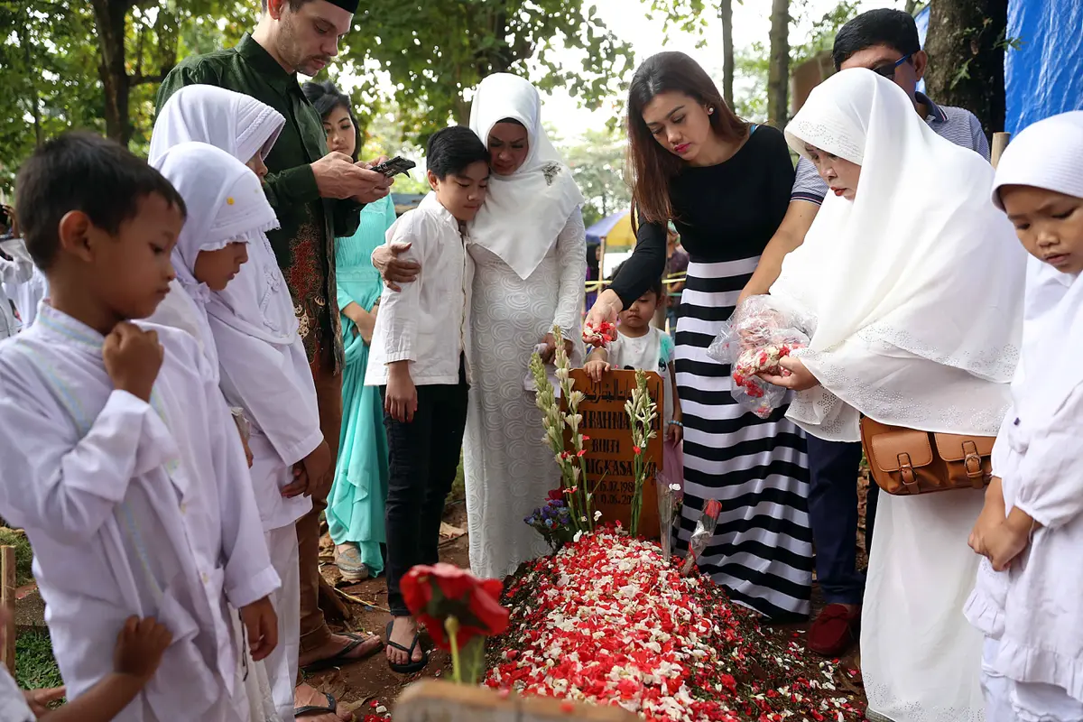 [Bintang] Keluarga Julia Perez