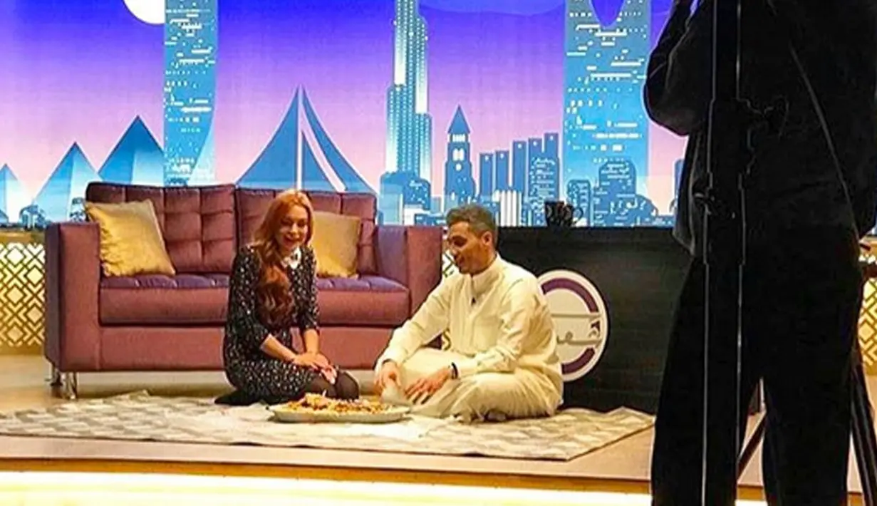 Beberapa waktu silam Lindsay pernah menuturkan bahwa dirinya pernah menjalani puasa Ramadhan lantaran mengikuti salah satu temannya yang berasal dari Kuwait. Saat itu juga ia mulai belajar untuk Shalat dan berdoa. (Instagram/lindsaylohan)