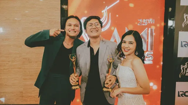Sempat Bersitegang, Ini 6 Potret Rizky Febian dan Ziva Magnolya di AMI Awards 2022